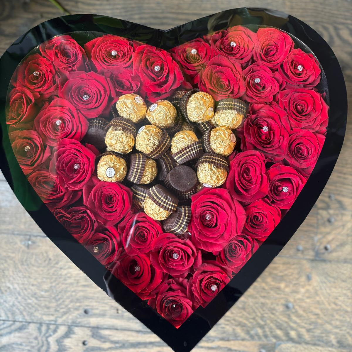 Rose & Chocolate Romance box – Million Rose Flowers