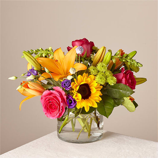 mixed flower arrangement, bouquets in a vase 