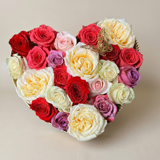Mix Roses Heart Box