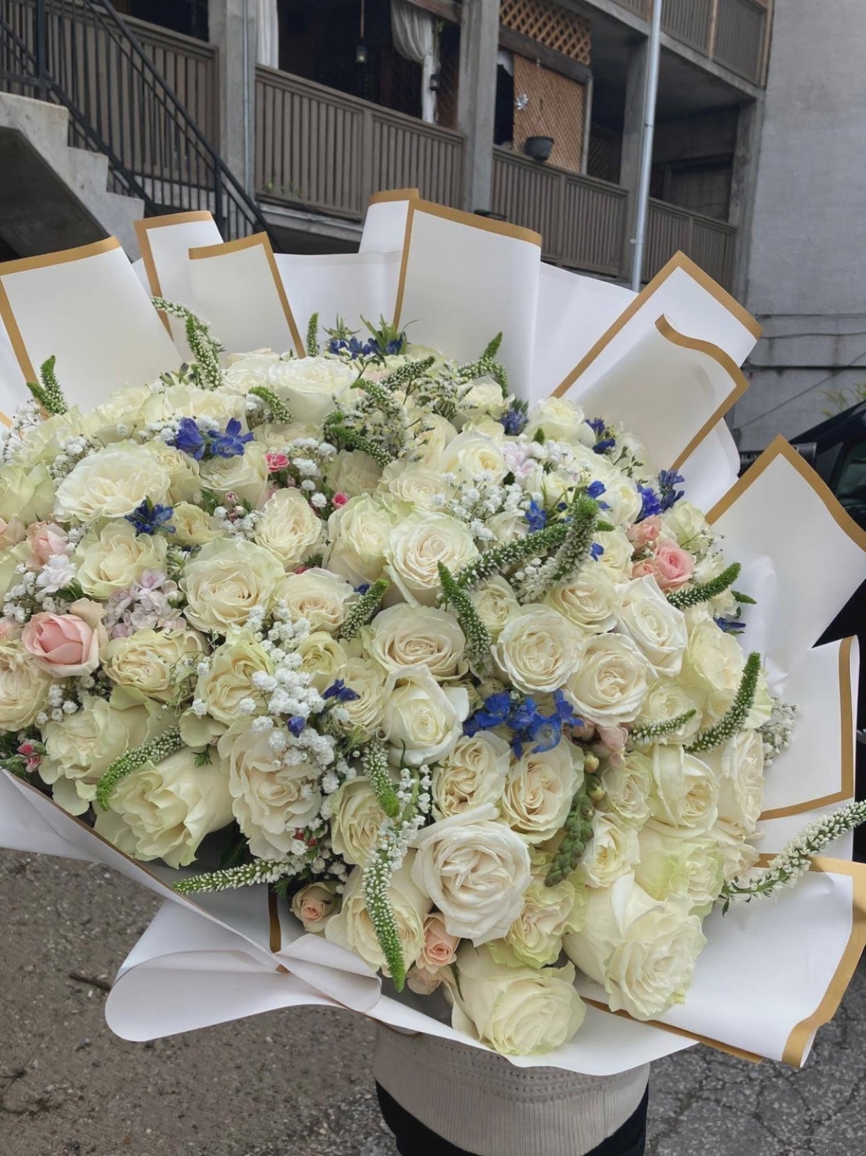 101 White Luxury Roses Bouquet